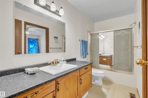 513 16 Street, Cold Lake, AB - Indoor Photo Showing Bathroom