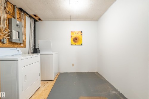 513 16 Street, Cold Lake, AB - Indoor Photo Showing Laundry Room