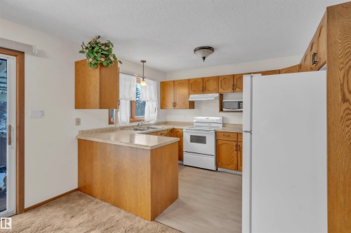 513 16 Street, Cold Lake, AB - Indoor Photo Showing Kitchen
