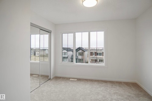 7062 Rosenthal Drive, Edmonton, AB - Indoor Photo Showing Other Room