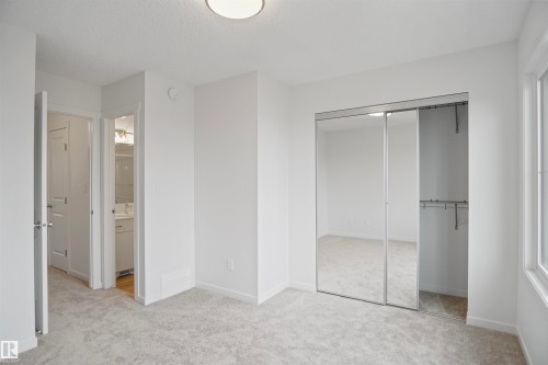 7062 Rosenthal Drive, Edmonton, AB - Indoor