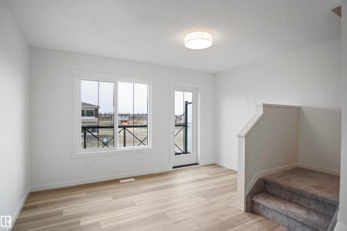7062 Rosenthal Drive, Edmonton, AB - Indoor Photo Showing Other Room