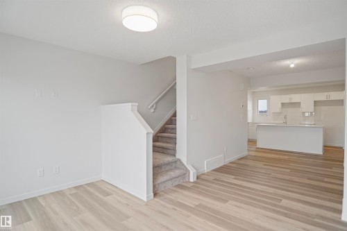 7062 Rosenthal Drive, Edmonton, AB - Indoor