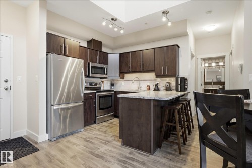 618 10235 112 Street, Edmonton, AB - Indoor Photo Showing Kitchen