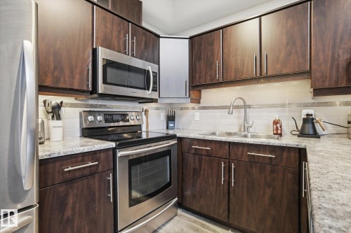618 10235 112 Street, Edmonton, AB - Indoor Photo Showing Kitchen With Upgraded Kitchen