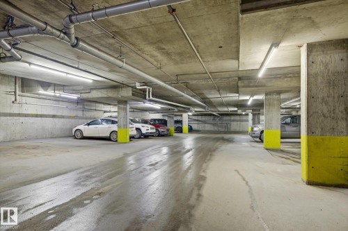 618 10235 112 Street, Edmonton, AB - Indoor Photo Showing Garage