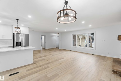 15016 57 Street, Edmonton, AB - Indoor