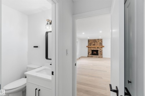 15016 57 Street, Edmonton, AB - Indoor Photo Showing Bathroom