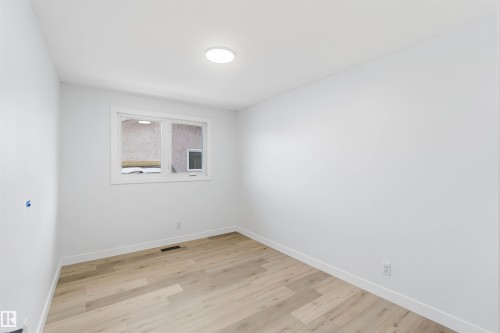 15016 57 Street, Edmonton, AB - Indoor Photo Showing Other Room
