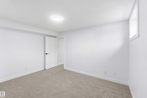 15016 57 Street, Edmonton, AB - Indoor Photo Showing Other Room