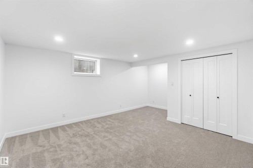 15016 57 Street, Edmonton, AB - Indoor Photo Showing Other Room