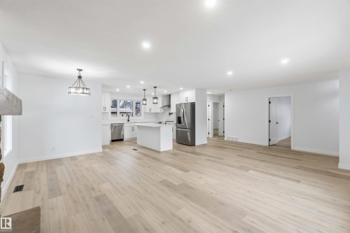 15016 57 Street, Edmonton, AB - Indoor Photo Showing Other Room