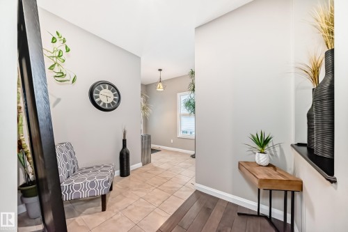 7014 170A Avenue, Edmonton, AB - Indoor Photo Showing Other Room