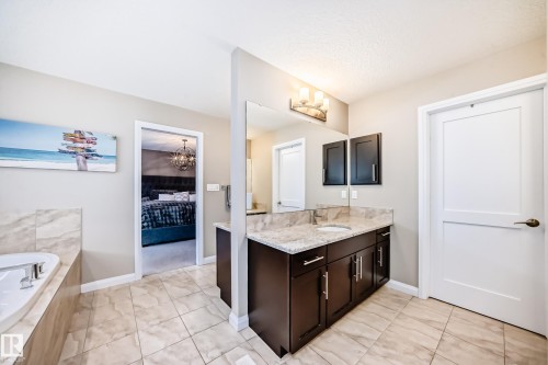 7014 170A Avenue, Edmonton, AB - Indoor Photo Showing Bathroom