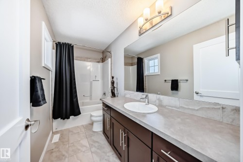 7014 170A Avenue, Edmonton, AB - Indoor Photo Showing Bathroom