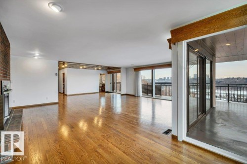 3 9804 112 Street, Edmonton, AB - Indoor