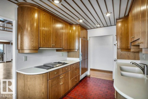 3 9804 112 Street, Edmonton, AB - Indoor Photo Showing Kitchen With Double Sink