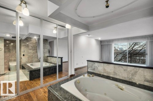 3 9804 112 Street, Edmonton, AB - Indoor Photo Showing Bathroom