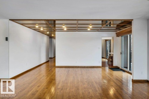 3 9804 112 Street, Edmonton, AB - Indoor