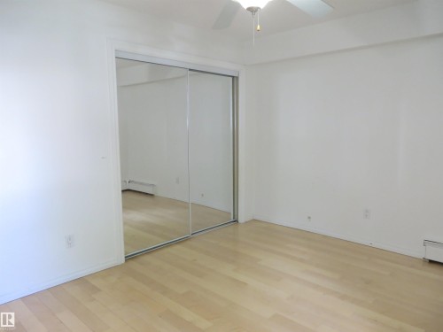 102 10547 83 Avenue, Edmonton, AB - Indoor Photo Showing Other Room