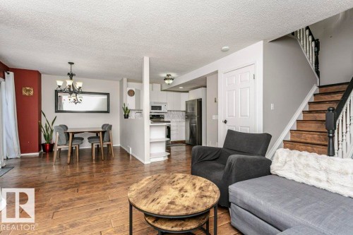 3 20 Deerbourne Drive, St. Albert, AB - Indoor Photo Showing Living Room