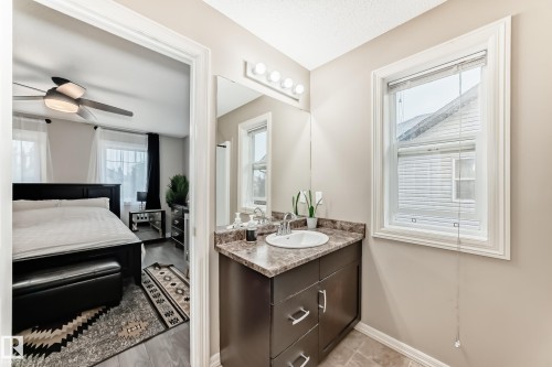 106 Rue Monique, Beaumont, AB - Indoor Photo Showing Bathroom