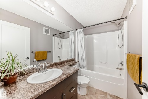 106 Rue Monique, Beaumont, AB - Indoor Photo Showing Bathroom
