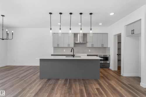 748 Astoria Way, Devon, AB - Indoor Photo Showing Kitchen With Upgraded Kitchen