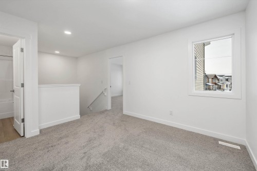 20820 40 Avenue, Edmonton, AB - Indoor Photo Showing Other Room