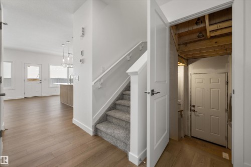 20820 40 Avenue, Edmonton, AB - Indoor Photo Showing Other Room