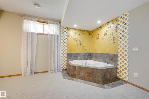 96 Linksview Drive, Spruce Grove, AB - Indoor Photo Showing Bathroom