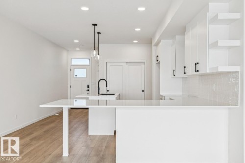 22927 80 Avenue, Edmonton, AB - Indoor Photo Showing Kitchen