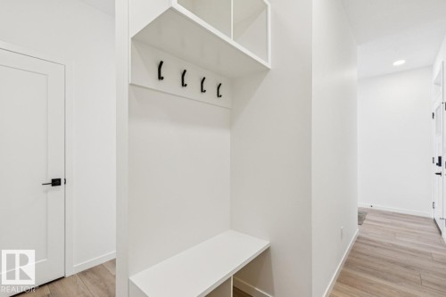 22927 80 Avenue, Edmonton, AB - Indoor