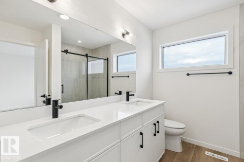 22927 80 Avenue, Edmonton, AB - Indoor Photo Showing Bathroom
