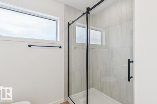 22927 80 Avenue, Edmonton, AB - Indoor Photo Showing Bathroom