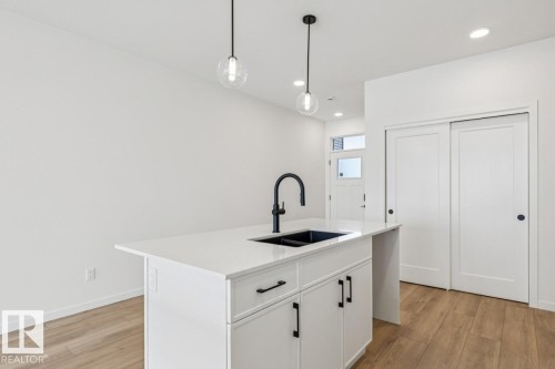 22927 80 Avenue, Edmonton, AB - Indoor Photo Showing Kitchen With Double Sink