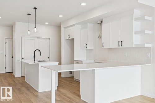 22927 80 Avenue, Edmonton, AB - Indoor Photo Showing Kitchen