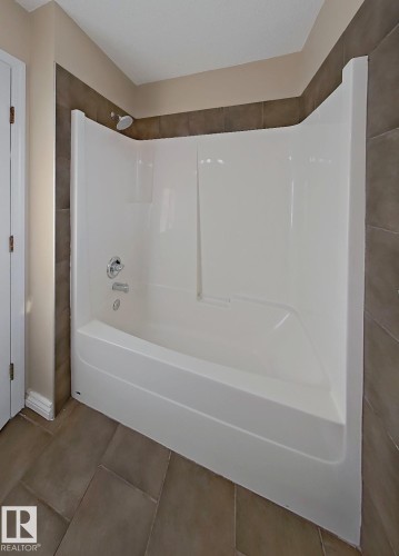 16407 81 Street, Edmonton, AB - Indoor Photo Showing Bathroom