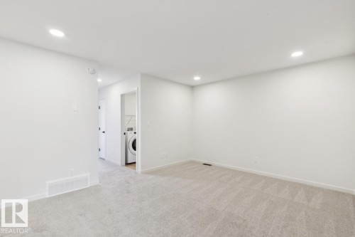 22923 80 Avenue, Edmonton, AB - Indoor Photo Showing Other Room
