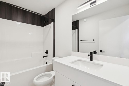22923 80 Avenue, Edmonton, AB - Indoor Photo Showing Bathroom