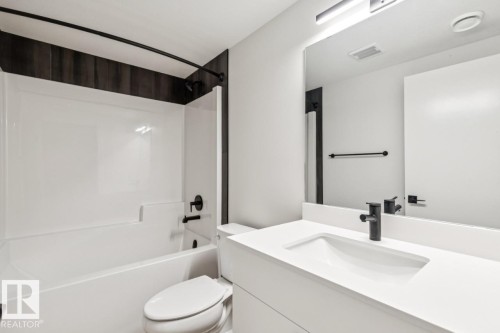22923 80 Avenue, Edmonton, AB - Indoor Photo Showing Bathroom