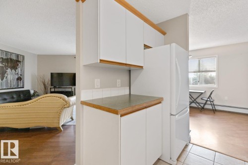 308 6310 101 Avenue, Edmonton, AB - Indoor