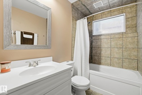 15408 79A Avenue, Edmonton, AB - Indoor Photo Showing Bathroom