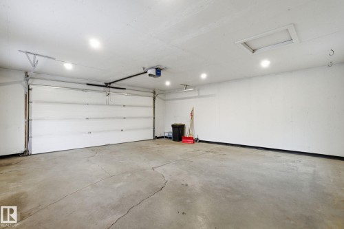 15408 79A Avenue, Edmonton, AB - Indoor Photo Showing Garage