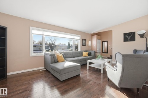 15408 79A Avenue, Edmonton, AB - Indoor Photo Showing Living Room