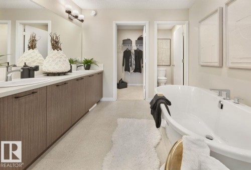 3137 Dixon Landing Landing, Edmonton, AB - Indoor Photo Showing Bathroom