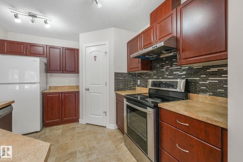 6 14208 36 Street, Edmonton, AB - Indoor Photo Showing Kitchen