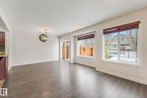 6 14208 36 Street, Edmonton, AB - Indoor