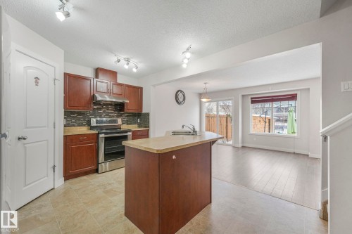 6 14208 36 Street, Edmonton, AB - Indoor Photo Showing Kitchen