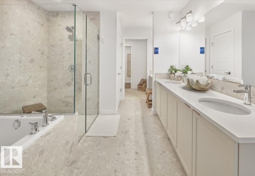 3139 Dixon Landing Landing, Edmonton, AB - Indoor Photo Showing Bathroom